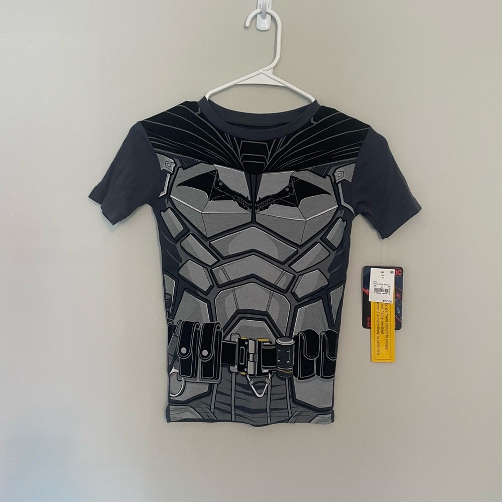 Boys Batman shirt size 10 NWT